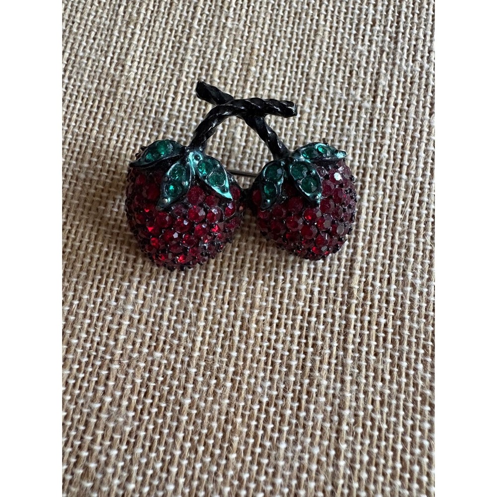 Vintage Pave Red Rhinestone Strawberry Brooch Pin Green Leaf Black Tone